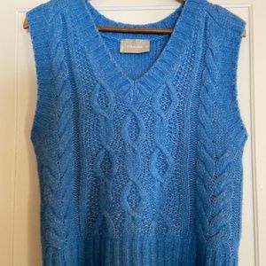 Everlane Cloud Cable Knit Vest